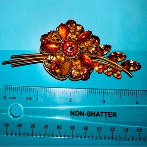 🧡Vtg Vendome shades of amber flower brooch🧡